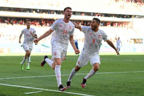 Spain found their scoring boots in a 5-0 thrashing of Slovakia