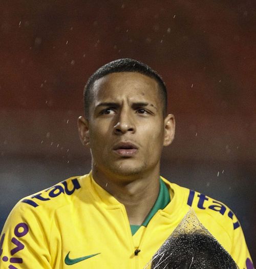 Atlético Mineiro's Guilherme Arana scored a sensational volley to put Brazil ahead