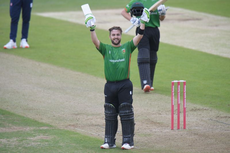 Josh Inglis in action for Leicestershire