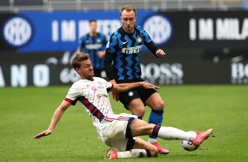 Rugani (in white) has Serie A experience with 3 clubs. (Photo by Marco Luzzani/Getty Images)