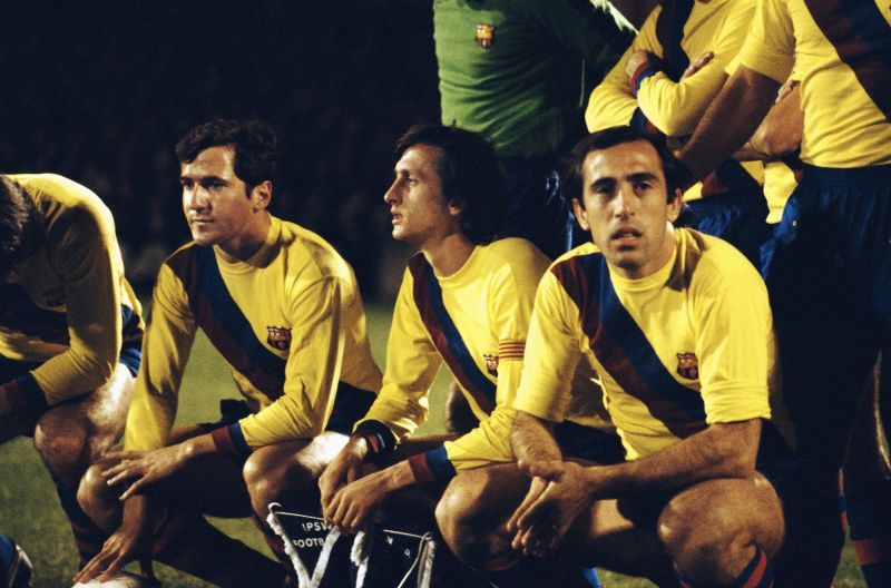 Johan Cruyff (centre) Barcelona 1977