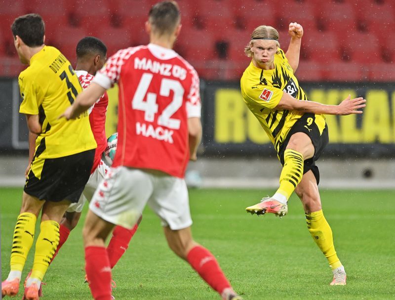 1. FSV Mainz 05 v Borussia Dortmund - Bundesliga