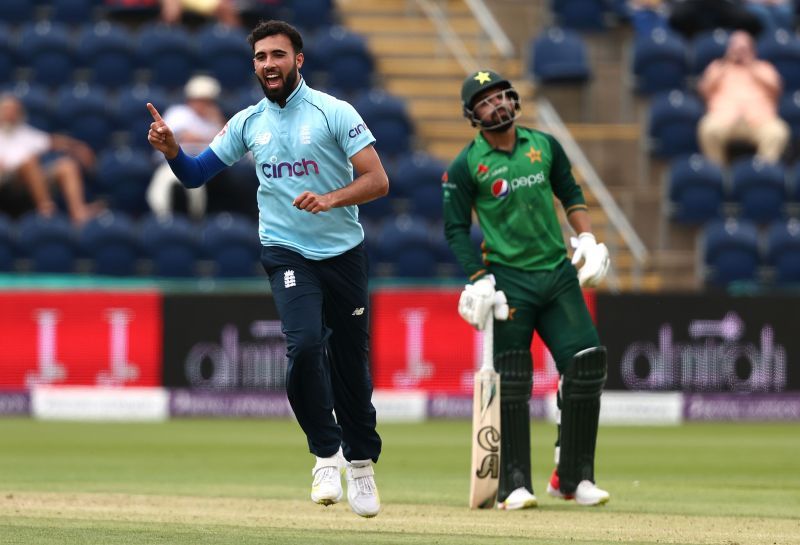 Saqib Mahmood won the Man of the Match award in the first ODI between England and Pakistan