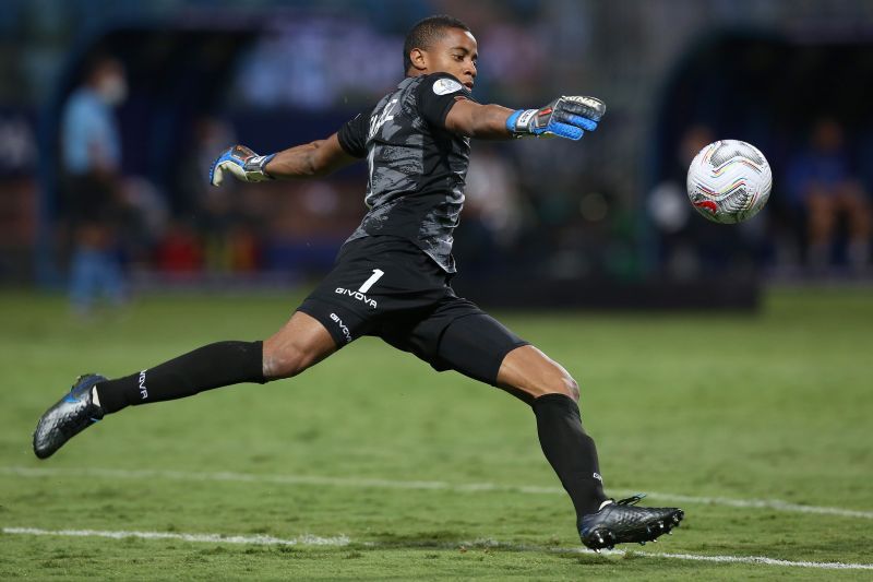 Wuilker Far&iacute;&ntilde;ez made eight saves vs Colombia