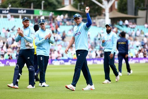 Sam Curran (centre) acknowledges the crowd after his five-wicket haul against Sri Lanka in the 2nd ODI