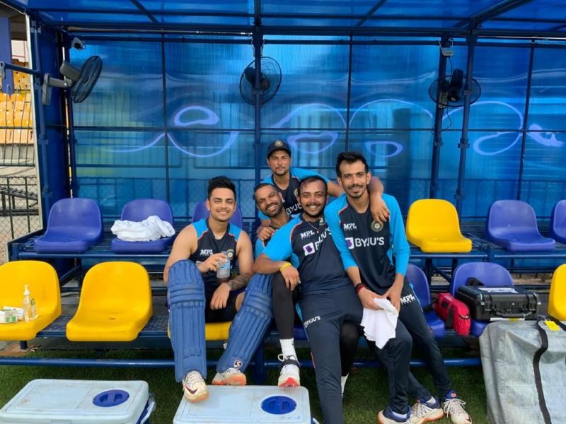 Shikhar Dhawan with his teammates (Credit: Twitter)
