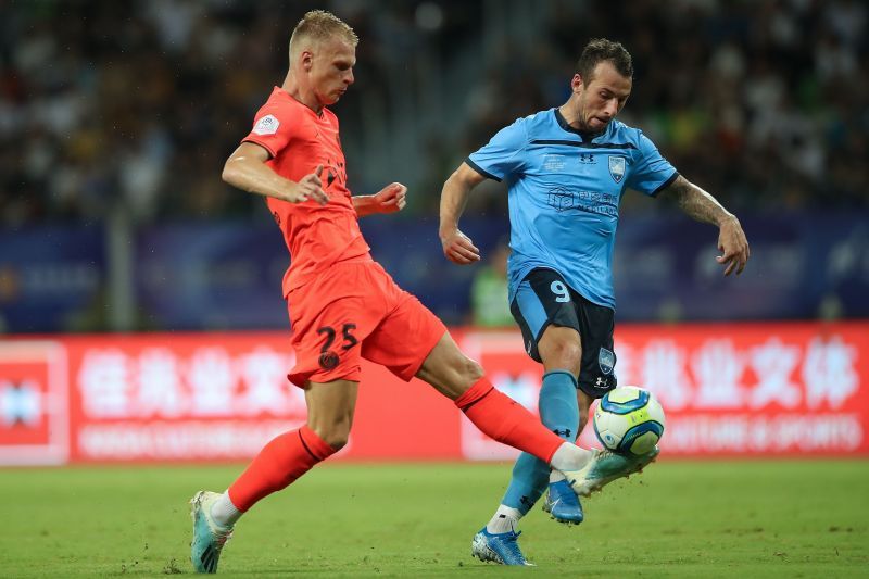 Mitchel Bakker in action for PSG