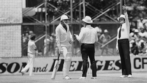 Dennis Lillee confronts the umpires during the Perth Test of 1979-80 (Photo: Old Cricket Photos, Twitter)