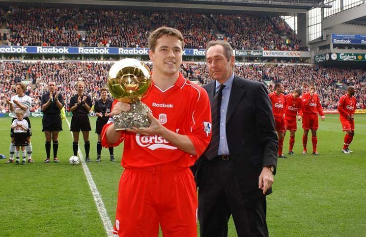 Michael Owen poses with his 2001 Ballon d&#039;Or.