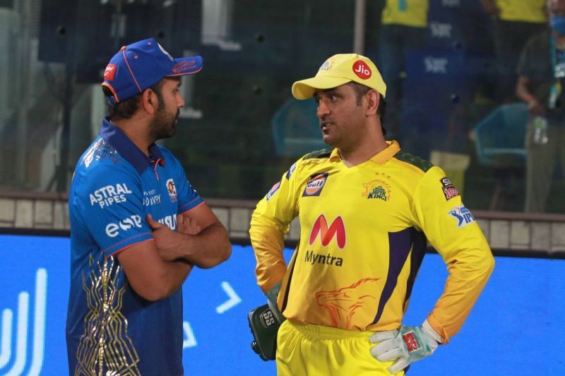 MS Dhoni has a discussion with Mumbai Indians skipper Rohit Sharma after the CSK vs MI battle in IPL 2021 (Image Courtesy: IPLT20.com)