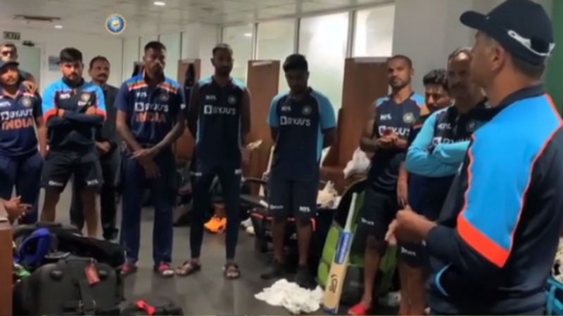 Rahul Dravid addressing Team India after a brilliant win
