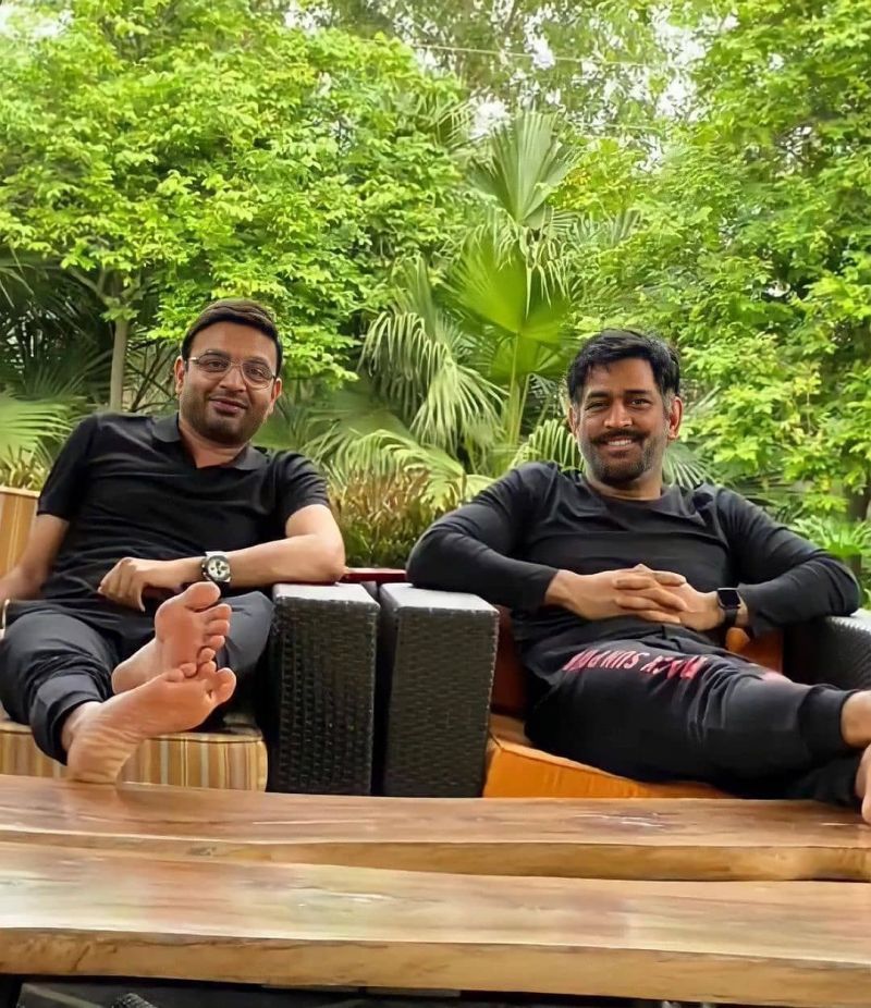 MS Dhoni at his farm house