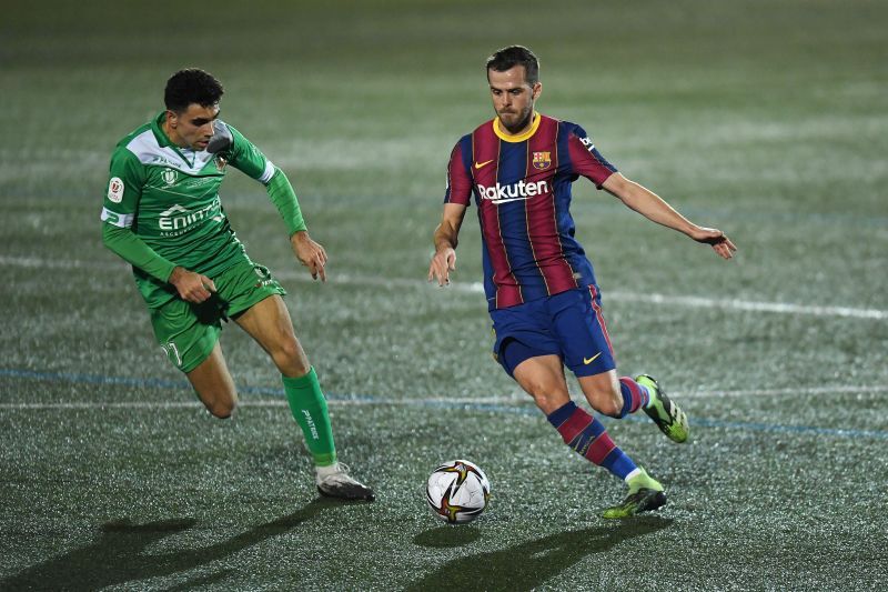 Miralem Pjanic in action for Barcelona
