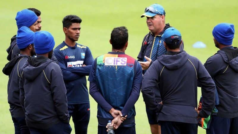 Mickey Arthur instructing the Sri Lankan players (P.C. Twitter)