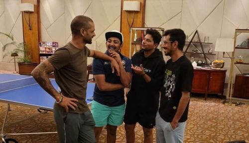 Shikhar Dhawan with his team mates