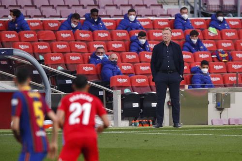 Ronald Koeman looks on during Barcelona's 2020-21 La Liga campaign