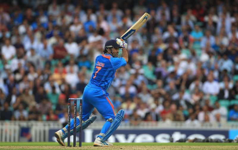 MS Dhoni&#039;s 45* helped Team India win the tri-nation final against Sr