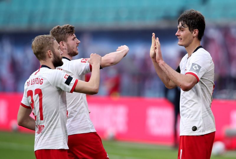 Timo Werner (centre)