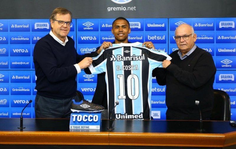 Costa will wear the number 10 jersey upon his return to Gremio