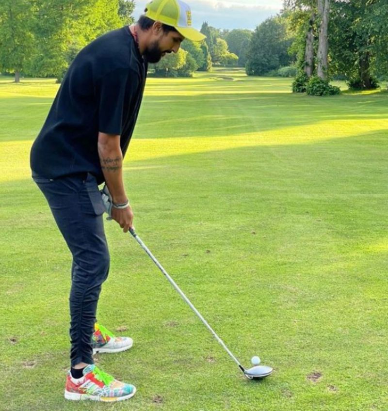 Ishant Sharma playing golf