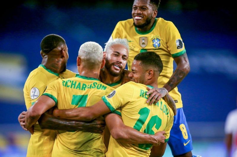 Brazil oust Chile to reach semi-finals
