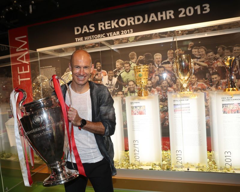 Arjen Robben visits FC Bayern Museum