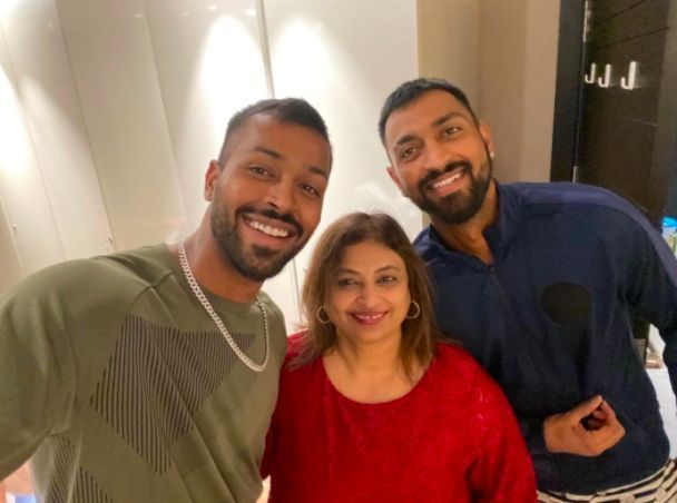 Hardik Pandya Mom