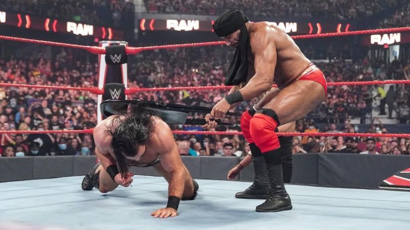 Jinder Mahal lay the beatdown on Drew McIntyre this week