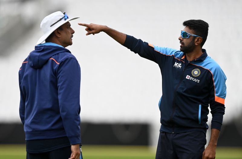 Ravichandran Ashwin (R) with head coach Ravi Shastri (L) during India&#039;s first training session at the Oval