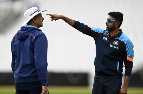 Ravichandran Ashwin (R) with head coach Ravi Shastri (L) during India's first training session at the Oval