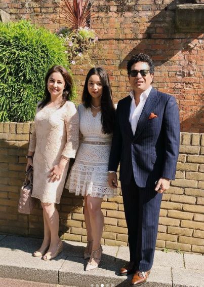 Sachin Tendulkar and his wife Anjali Tendulkar with their daughter Sara Tendulkar