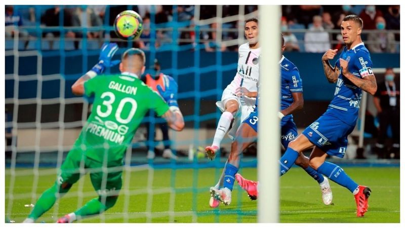 Achraf Hakimi drew PSG level from close range