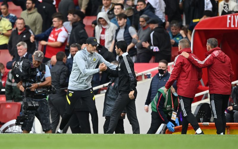 Thomas Tuchel shakes hands with Mikel Arteta after the game.