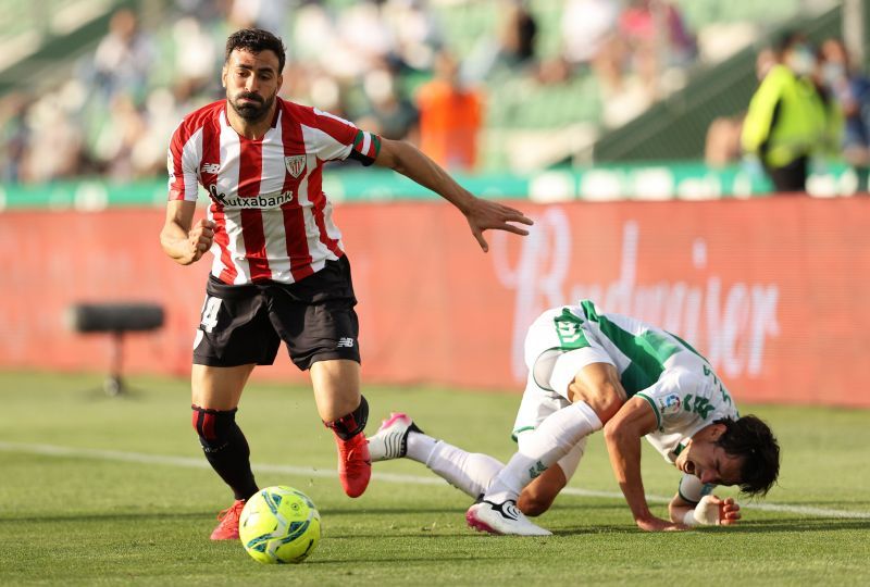 Balenziaga dismantling a rival player in La Liga