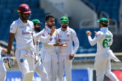 Pakistan players celebrating a wicket in the 1st Test match against West Indies in Jamaica, 2021 © AFP/Getty Images