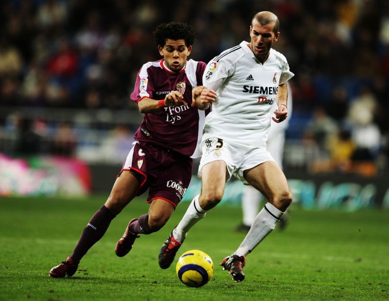 Zinedine Zidane in action for Read Madrid