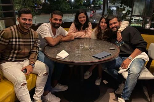 Rohit Sharma (extreme right) with wife Ritika, Ajinkya Rahane with wife Radhika and Shardul Thakur (left). Pic: Rohit Sharma/ Instagram