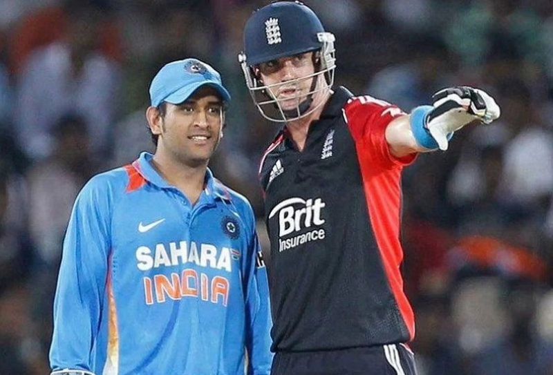MS Dhoni and Kevin Pietersen during a limited-overs match between India and England