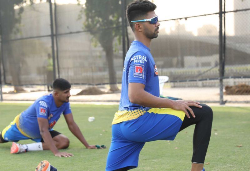 CSK players do some stretching exercises. Pic: chennaisuperkings.com