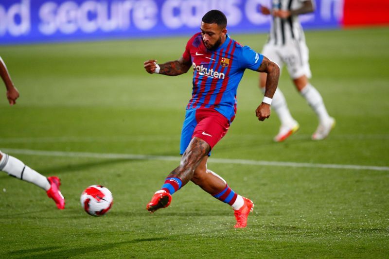 Memphis Depay impressed in his first official game with Barcelona