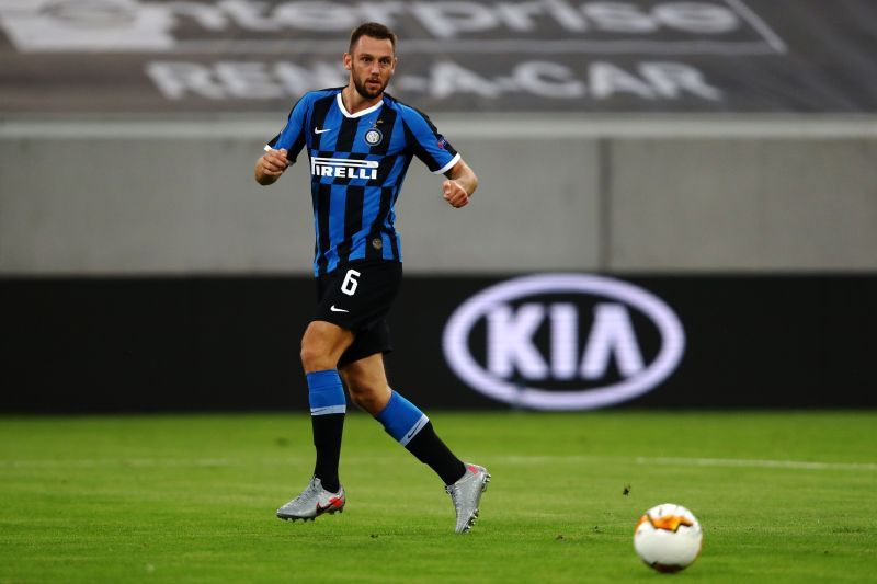 Stefan de Vrij in action for Inter Milan