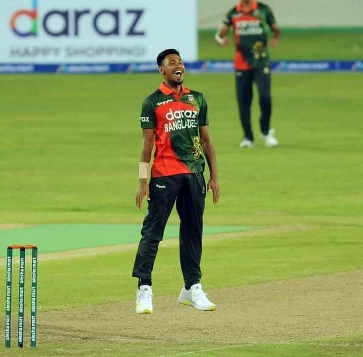 Mustafizur Rahman returned with figures of 0/9 in his four overs