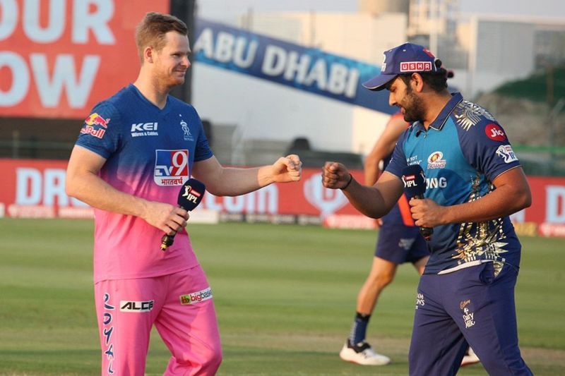 Former Rajasthan Royals captain Steve Smith (L) knows how to make his team win against MI in the IPL (Image Courtesy: IPLT20.com)