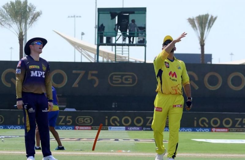 Eoin Morgan and MS Dhoni at the toss. Pic: IPLT20.COM