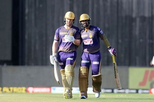 Eoin Morgan and Dinesh Karthik. Pic: IPLT20.COM