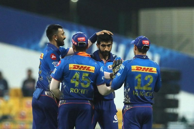 Mumbai Indians (MI) celebrate a wicket. Pic: IPLT20.COM