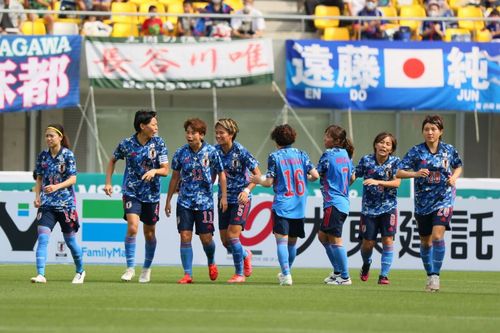 Several WE League players with Nadeshiko Japan