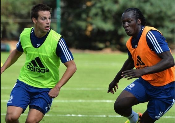 Cesar Azpilicueta and Romelu Lukaku (courtesy: The Sun)