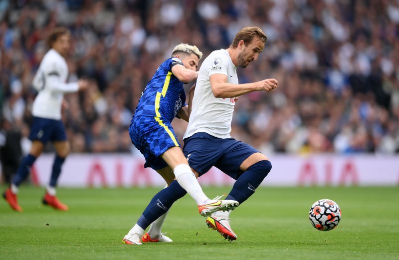 Kane (R) had an evening to forget against Chelsea