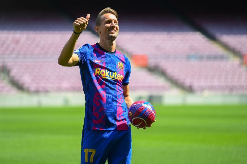 FC Barcelona unveil new signing Luuk de Jong